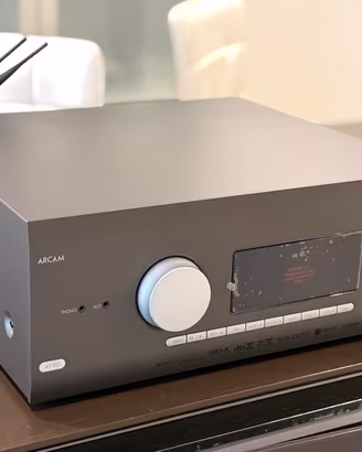 Arcam AV40 completo di Dirac Bass Control