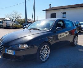 Alfa Romeo 147 1.9 JTD (115) 5 porte Distinctive