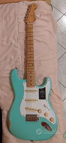 Fender Stratocaster vintera Road worn surf Green