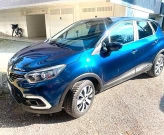 RENAULT CAPTUR TURBO NUOVO E  MANUTENZIONZIONATA