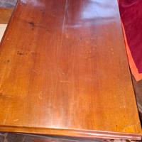 mobile in legno di noce