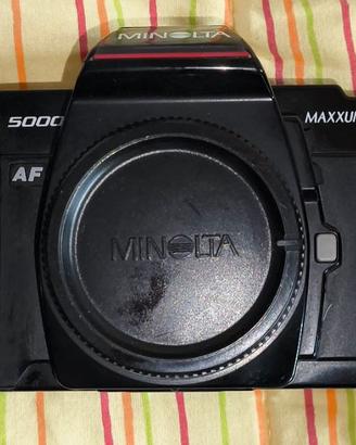 Minolta Maxxum 5000 con 2 obiettivi zoom originali