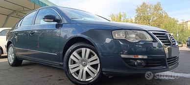 Volkswagen Passat 2.0TD -Berlina -2009