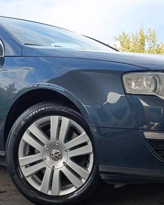 Volkswagen Passat 2.0TD -Berlina -2009