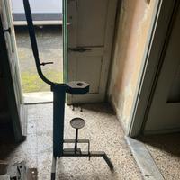 Tappatrice manuale a colonna