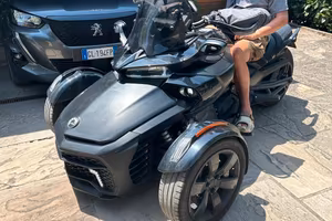 CanAm Bombardier F3 Spyder se  1330 cc.