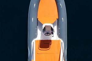 gommone con motore 