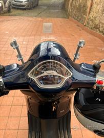 Vespa Primavera blu mezzanotte 125 2024