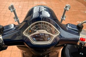 Vespa Primavera blu mezzanotte 125 2024