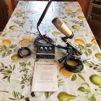 INTERFACCIA AUDIO PER PC + MICROFONO CON SUPPORTO