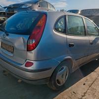 Ricambi Nissan Almera Tino 2.2 Diesel anno 2003