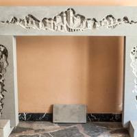 CORNICE IN PIETRA CAMINO scolpita a mano