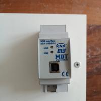 un'interfaccia USB MDT SCN-USBR.01.