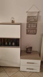 Tavolo con 4 sedie + credenzina