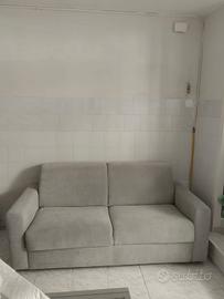 Divano letto  270 euro 