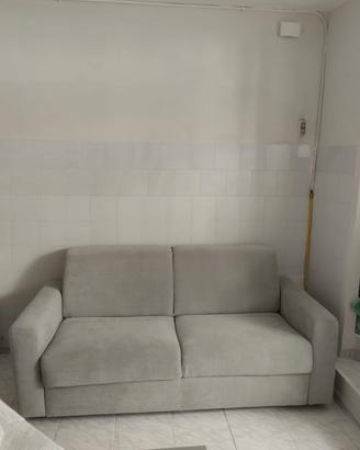 Divano letto  270 euro 