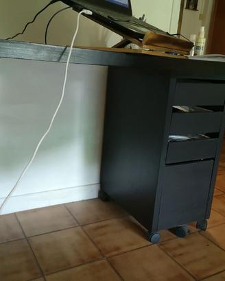 scrivania + cassettiera