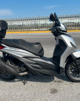 Piaggio beverly 300 hpe