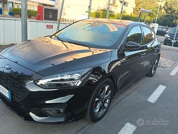 Ford Focus 1.0 ecoboost ST-Line s