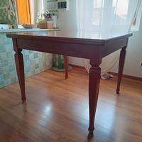 Tavolo quadrato apribile