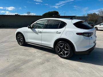 ALFA ROMEO STELVIO AT8 ti 210 cv