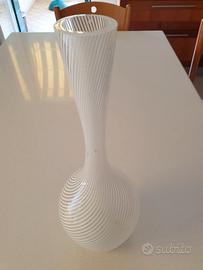 Vaso in vetro di Murano in filigrana
