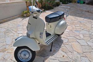 Piaggio Vespa PX125E  restauro completo 