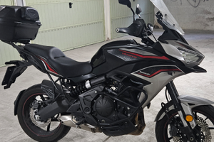 Kawasaki Versys 650 07/2022 usata pochissimo