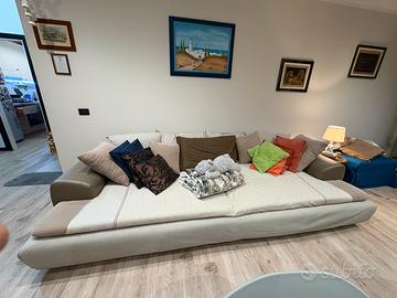 Divano lineare 4/5 posti