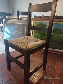 Sedie in legno scuro e seduta in paglia – Stile Ru