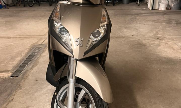Scooter Peugeot Geopolis