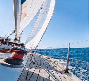 barca a vela in condivisione