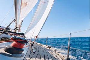 barca a vela in condivisione