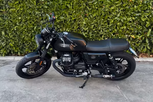 Moto Guzzi V7 Stone III 2020