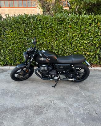 Moto Guzzi V7 Stone III 2020