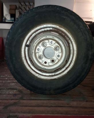  pneumatici con cerchio da 12 per Porter piag