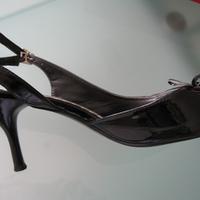 Scarpe con tacco nere in vernice n. 39