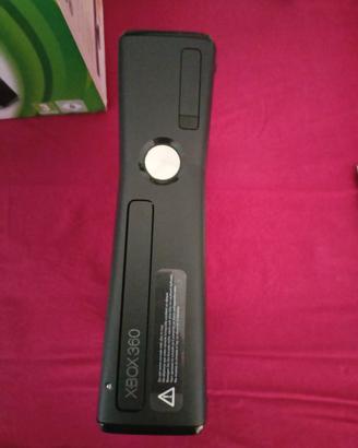 Xbox 360 con 6 giochi e 2 pad