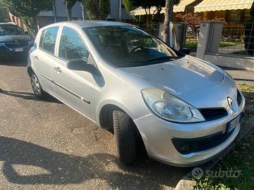 Renault clio 1.5 dci - 2007