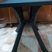 tavolo da giardino verde