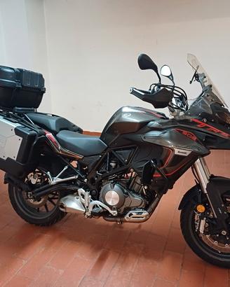 moto benelli trk 502