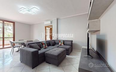 AMPIO APPARTAMENTO CON TERRAZZA