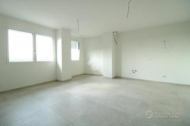 4 LOCALI A MIRANDOLA