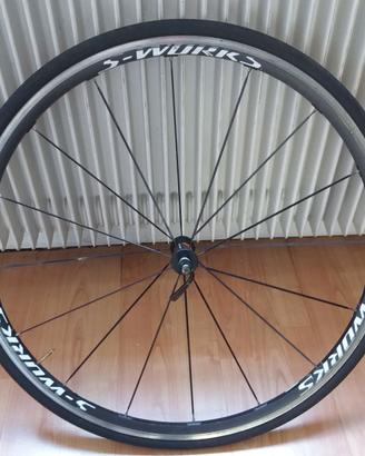 Cerchio anteriore bici da corsa gommato Vittoria