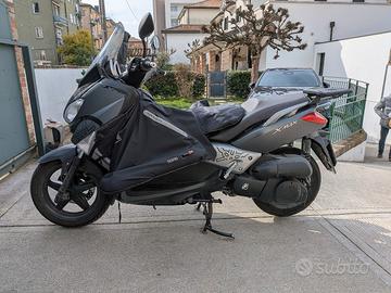 Yamaha x max 250