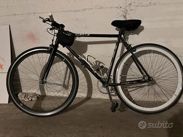 Bici sportiva da strada