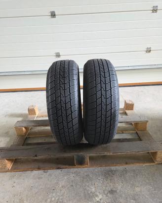 2 gomme Powertrac 175 65 15, 4 stagioni.
