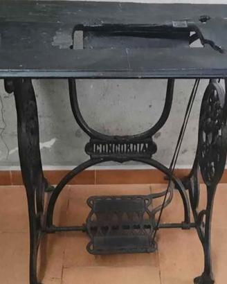 Macchina da cucire vintage 