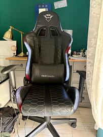 Sedia gaming Trust GXT rgb luci led