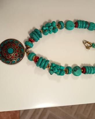 Collana in pietre